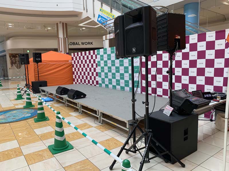 イオンモールでのイベントの音響設置画像