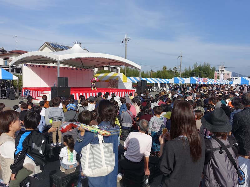 野外フェスやお祭りなどのイベントの画像