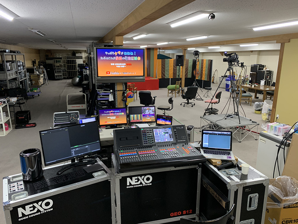 観客ありの落語会全景の画像